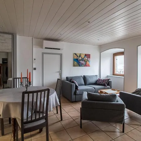 Appartement Appartement Murol, 2 Pieces, 2 Personnes - Fr-1-630-213 *